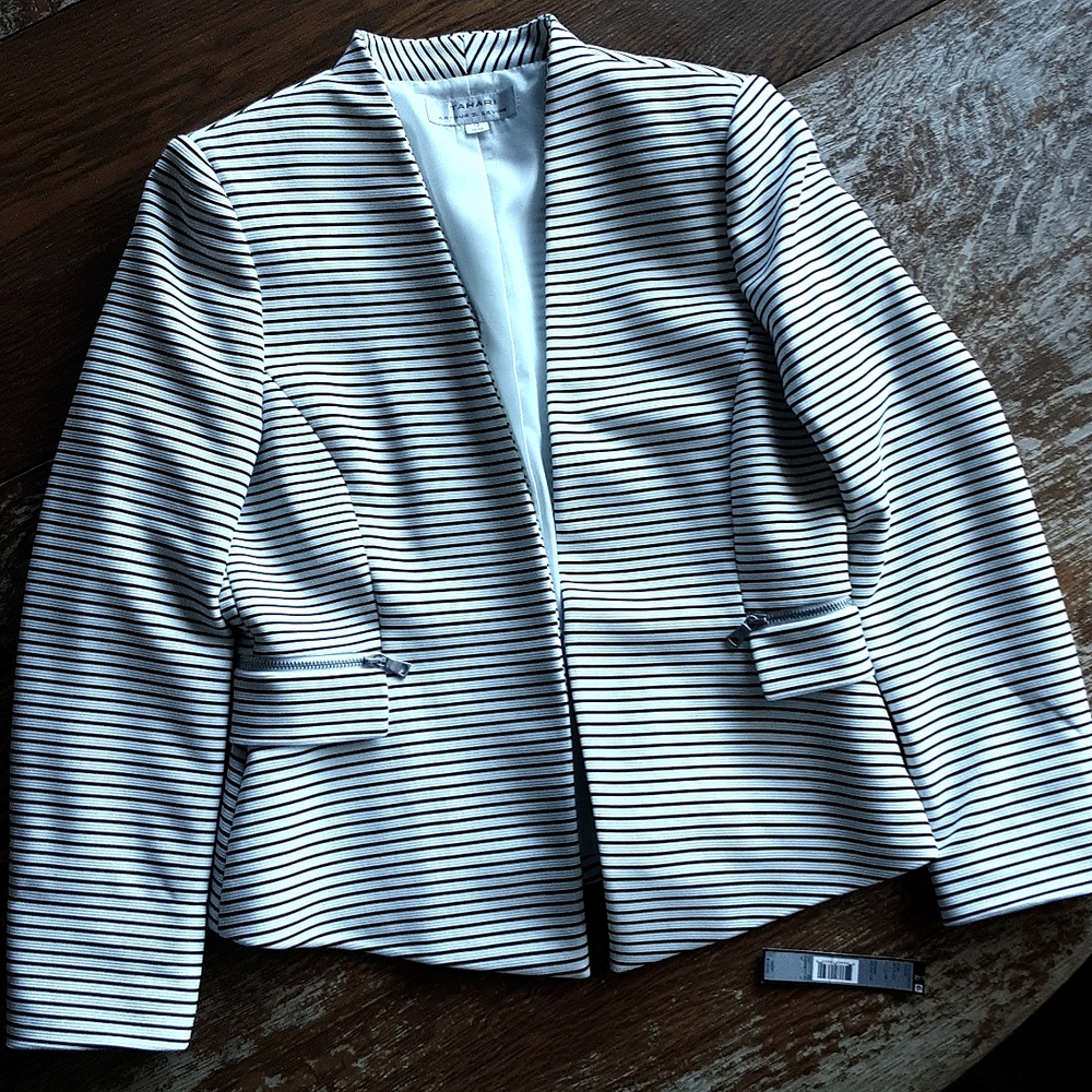 Tahari by Arthur  S. Levine  Blazer
